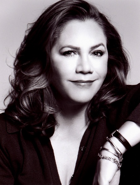 This is the directorial debut for the distinguished actress Kathleen Turner