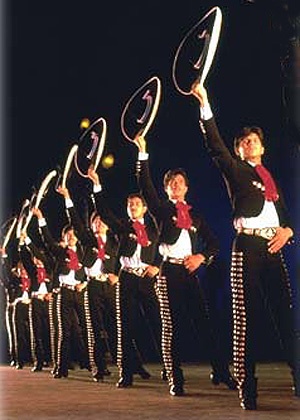 http://www.berkshirefinearts.com/uploadedImages/articles/452_Ballet-Folklorico-de7201.jpg