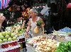 Peeled pineapple to go