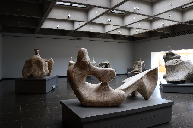Henry Moore Sculpture Centre - Berkshire Fine Arts